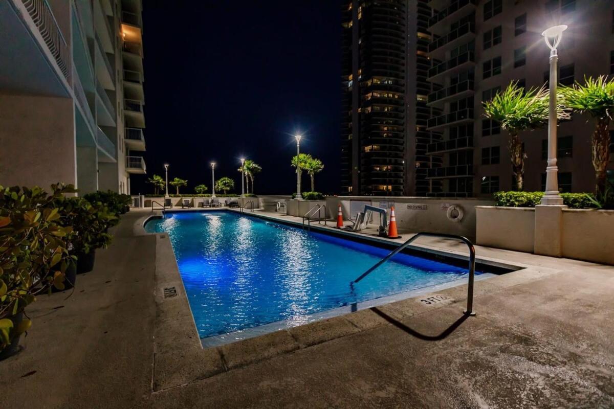 Bnb Hyperion - Luxe 3B Condo W City & Ocean Views Miami Exteriör bild