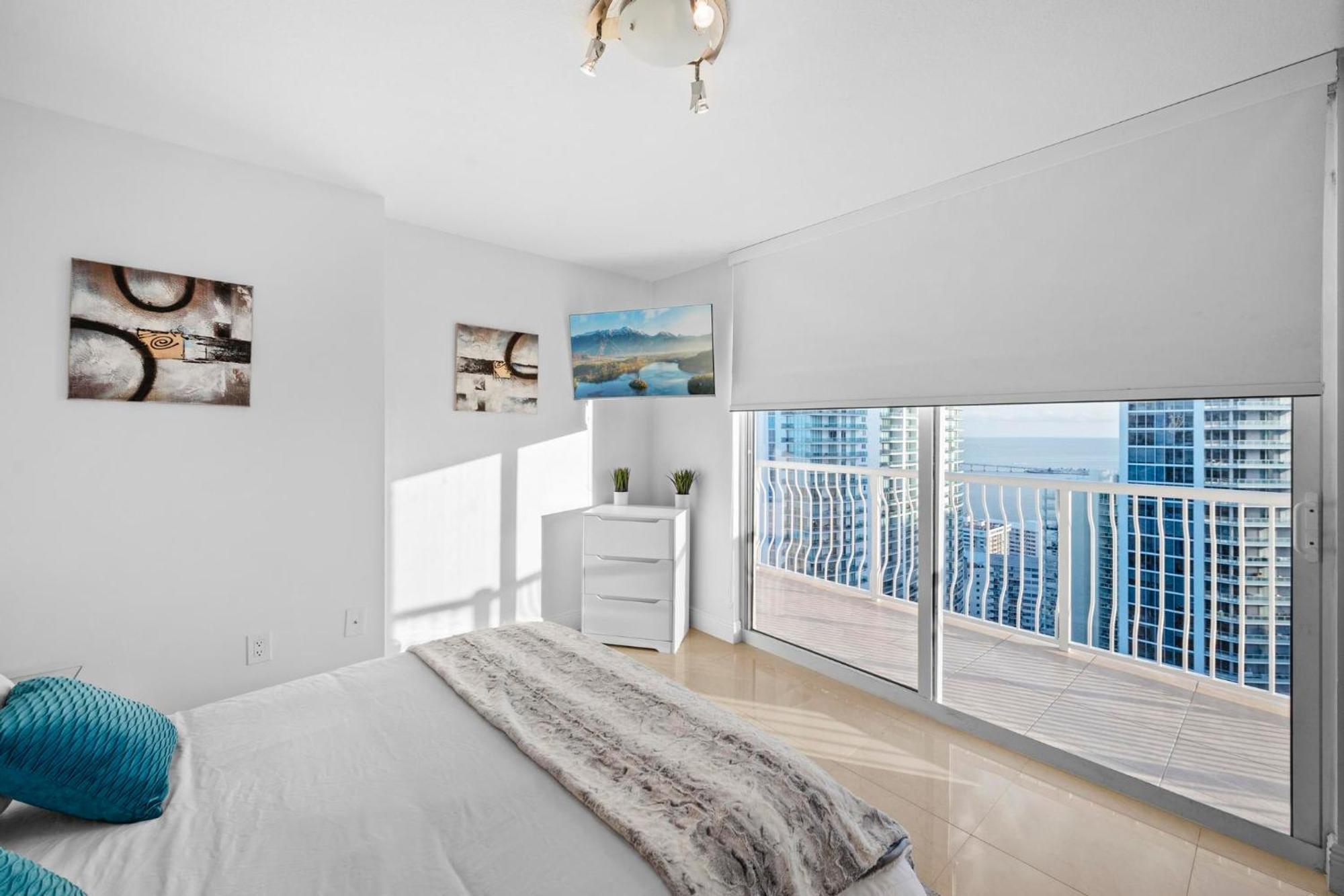 Bnb Hyperion - Luxe 3B Condo W City & Ocean Views Miami Exteriör bild