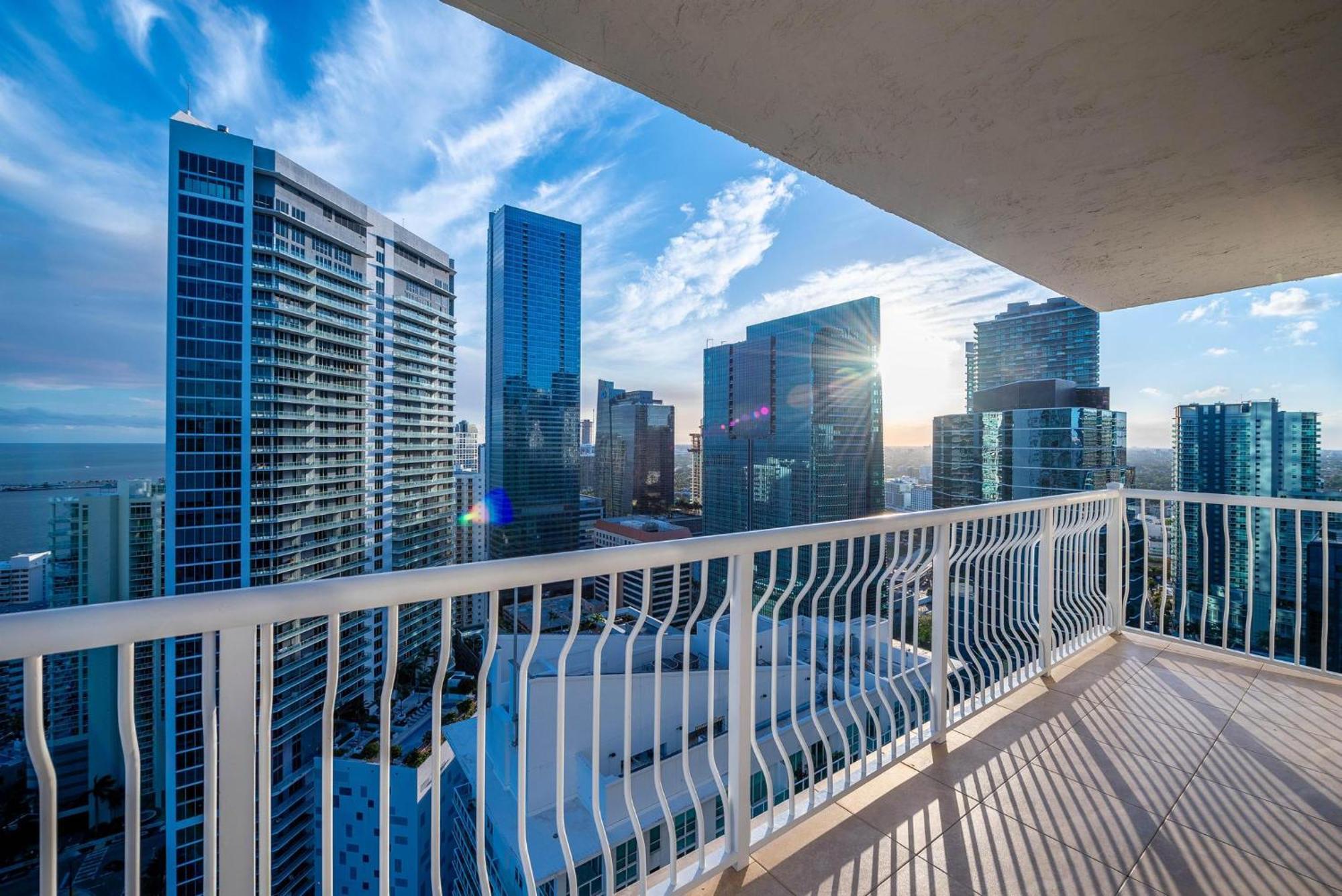 Bnb Hyperion - Luxe 3B Condo W City & Ocean Views Miami Exteriör bild